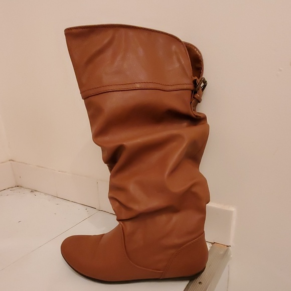 Boots - Picture 1 of 2